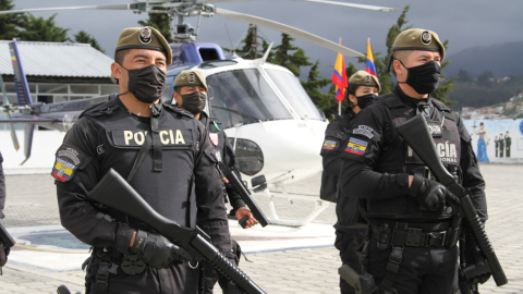 Miembros de la Policía Nacional, en un evento en Loja, el 27 de enero de 2021.