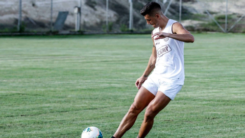 El jugador de Barcelona, Michael Hoyos, en uno de los entrenamientos con el cub guayaquileño.