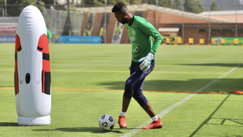 Alexander Domínguez, arquero de Ecuador, entrena en la Casa de la Selección el viernes 26 de marzo de 2021.