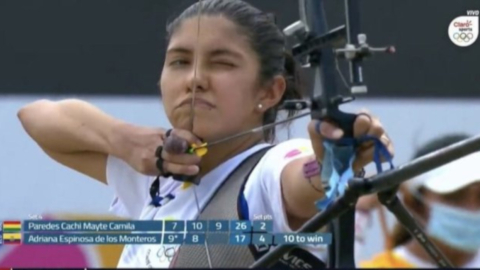 Adriana Espinoza de los Monteros durante su participación en el Panamericano de tiro con arco, en Monterrey, el sábado 27 de marzo de 2021. 