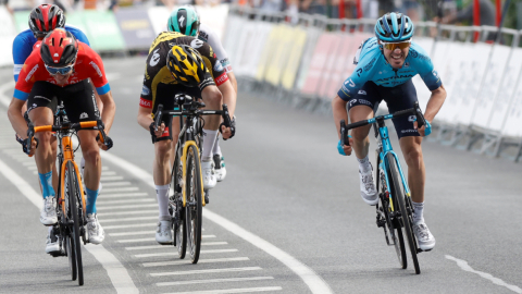 El sprint final de la Etapa 4 de la Vuelta al País Vasco lo ganó el español Ion Izagirre, el jueves 8 de abril de 2021.