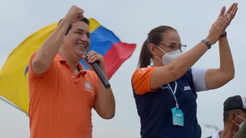 El candidato Andrés Arauz en su cierre de campaña en Guayaquil, 7 de abril de 2021.