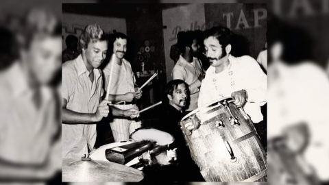 Willie Colón (a la derecha de la imagen) junto a George Deleon, Louie "Timbalito" Romero, Milton Cardona y José Luis Mangual Jr. en los carnavales de Panamá, en 1971. 