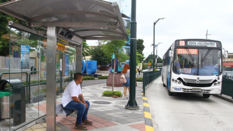 El servicio de transporte público se suspendió en Guayaquil la tarde del 21 de mayo de 2021. 