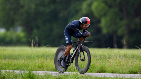 Richard Carapaz durante la contrarreloj de la Etapa 1 del Tour de Suiza, el domingo 6 de junio de 2021. 