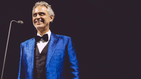 El artista italiano Andrea Bocelli, que cantará en la apertura de la Eurocopa, durante una presentación.