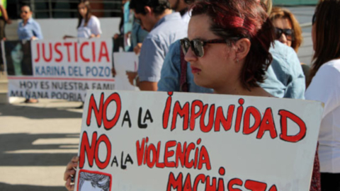 Manifestación para pedir justicia por el crimen de Karina del Pozo, en septiembre de 2013, durante el juicio.