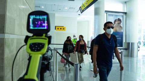 Pasajeros en el Aeropuerto Internacional José Joaquín de Olmedo, en Guayaquil, el 3 de agosto de 2020. 