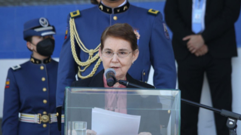 Alexandra Vela, ministra de Gobierno, en un evento de la Policía en Quito, el 15 de julio de 2021. 