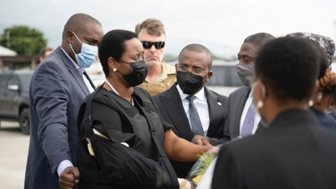 Martine Moise,  viuda del presidente Jovenel Moise regresa a Haití, 17 de julio de 2021.