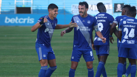 Los jugadores de Emelec festejan uno de los goles ante el Manta, por la Fecha 15 de la segunda etapa de la LigaPro, el domingo 18 de julio de 2021. 