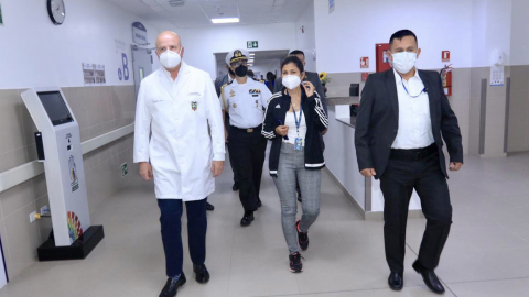 El vicepresidente de la República, Alfredo Borrero, hizo una visita sorpresa a los hospitales del IESS, en Guayaquil, la noche del 24 de junio de 2021.