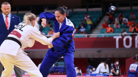 Estefanía García durante su debut en los Juegos Olímpicos de Tokio, contra la polaca Agata Ozdoba, el lunes 26 de julio de 2021.