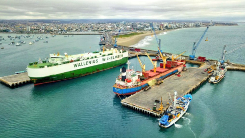 Imagen aérea de la Terminal Portuaria de Manta, que cuenta con un sistema antinarcóticos. 