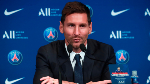 El delantero argentino Lionel Messi durante la rueda de prensa de su presentación oficial como jugador del Paris Saint-Germain, en el estadio Parque de los Príncipes, el 11 de agosto de 2021. 