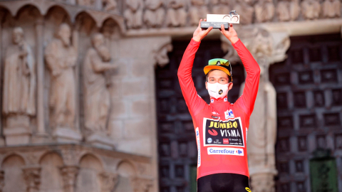 Primoz Roglic, después de ganar la Etapa 1 de la Vuelta a España, en Burgos, el 14 de agosto de 2021. 