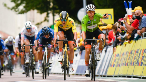 Marijn Van Den Berg gana la Etapa 5 del Tour de l'Avenir, el 18 de agosto de 2021. 