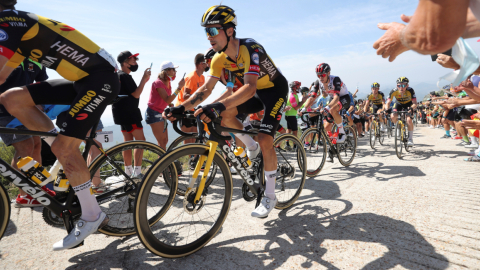 El ciclista esloveno Primoz Roglic (Jumbo-Visma), durante la salida de la Etapa 14 de la Vuelta a España, el sábado 28 de agosto de 2021.