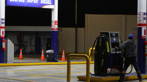 Ambiente en una estación de servicio de combustibles en Guayaquil, el 12 de agosto de 2021.