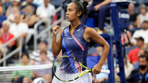 Leylah Fernández, durante el partido ante Angelique Kerber en los octavos de final del US Open, el 5 de septiembre de 2021. 