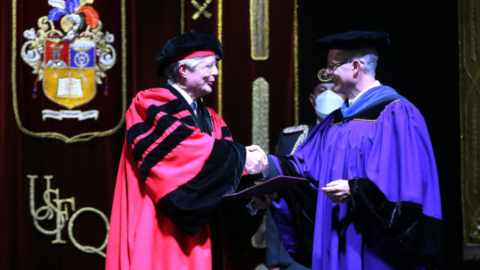 El presidente Guillermo Lasso recibió el título honoris causa por parte de la Universidad San Francisco de Quito.