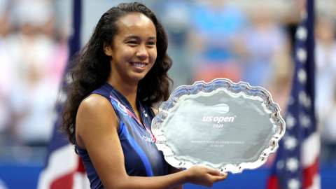 Leylah Fernández, con la placa de finalista del US Open, el 13 de septiembre de 2021. 