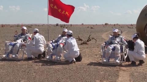 Astronautas rusos llegaron a tierra a bordo de la nave china Shenzhou-12.