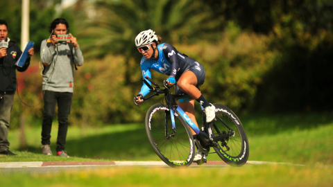 La riobambeña Miryam Núñez, durante una competencia con el uniforme del equipo del Movistar Team Ecuador.