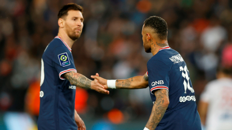 Lionel Messi y Neymar Jr. en el partido del PSG ante el Lyon, en París, el 19 de septiembre de 2021. 