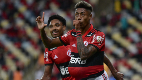 Bruno Henrique, de Flamengo, festeja su primer gol ante Barcelona, en la semifinal de la Libertadores, el 22 de septiembre de 2021.