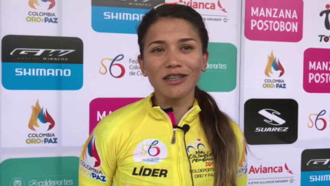 Lilibeth Chacón, con la camiseta amarilla de líder de la Vuelta femenina a Colombia, después de ganar la Etapa 1, el martes 28 de septiembre de 2021. 