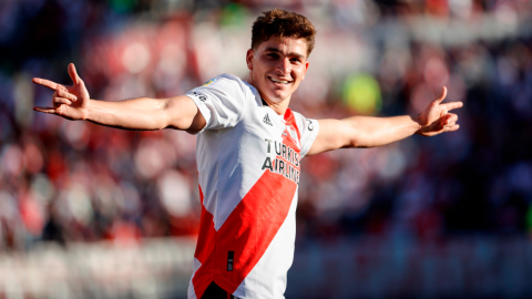 Julián Alvárez, de River, durante el partido ante Boca en el Estadio Monumental, en Buenos Aires, el 3 de octubre de 2021. 