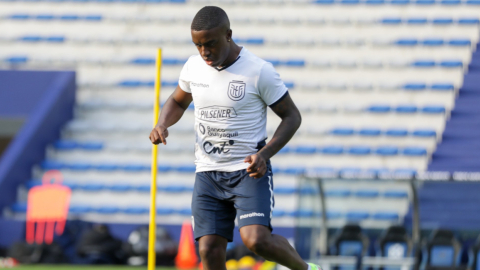 Jhegson Méndez, durante un entrenamiento de Ecuador, en Guayaquil, el lunes 4 de octubre de 2021. 