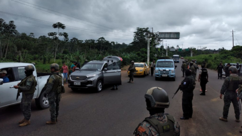 Operativo militar y policial de control de armas, municiones y explosivos, en varios sectores del cantón San Lorenzo, el 10 de octubre de 2021.