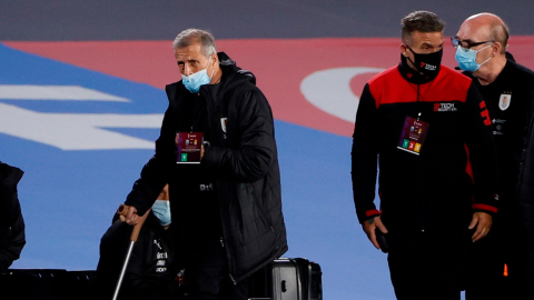 El entrenador de Uruguay Óscar Washington Tabarez antes de enfrentar a Argentina por las Eliminatorias al Mundial de Catar 2022, el 10 de octubre.