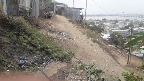 Bandas de microtraficantes operan en el cerro Las Cabras, en el cantón Durán (Guayas).