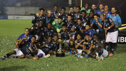 Independiente del Valle, celebrando el título de la Libertadores Sub 20, en Paraguay, el 1 de marzo de 2020. 