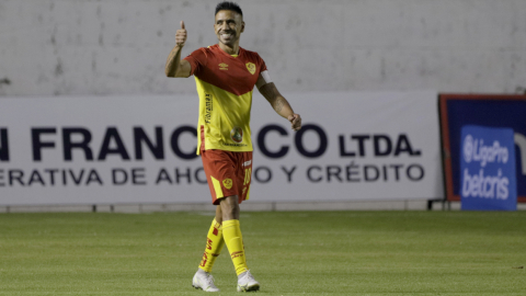 Víctor Figueroa, de Aucas, festeja el gol que le convirtió a Liga de Quito el domingo 31 de octubre, en la victoria de su equipo, por la Fecha 12 de la LigaPro.