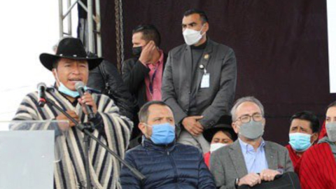 Delfín Quishpe, alcalde de Guamote, durante un evento de recepción del desembolso económico para la ejecución del mejoramiento y ampliación del sistema de agua potable, el 15 de septiembre de 2021.