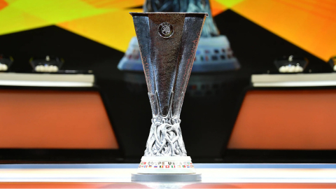 Imagen del trofeo de la Europa League edición 2021-2022.