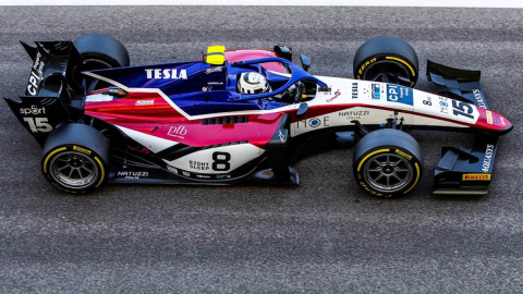 El piloto Juan Manuel Correa durante el primer día de pruebas de la F2 en Abu Dabi, el 16 de diciembre de 2021.