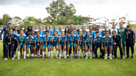 El sábado 11 de diciembre de 2021, las jugadoras de Universidad Católica recibieron las medallas de subcampeonas del torneo Nacional de Ascenso a la Superliga de 2022. 