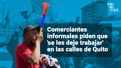 Comerciantes formales de la Bahía afuera del complejo judicial en Guayaquil, el 18 de diciembre de 2021.