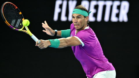 Rafael Nadal durante la semifinal del abierto de Australia ante Matteo Berrettini, el 28 de enero de 2022. 