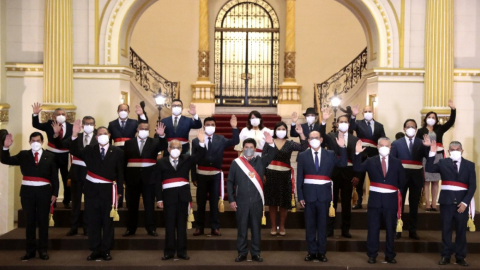 El presidente de Perú, Pedro Castillo, tomó juramento a los integrantes del nuevo Gabinete Ministerial, en una ceremonia la noche del 8 de febrero de 2022, en Palacio de Gobierno.