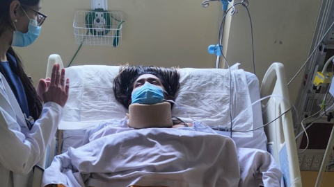 Miryam Núñez es atendida en un hospital de especialidades en Quito, el 14 de febrero de 2022.