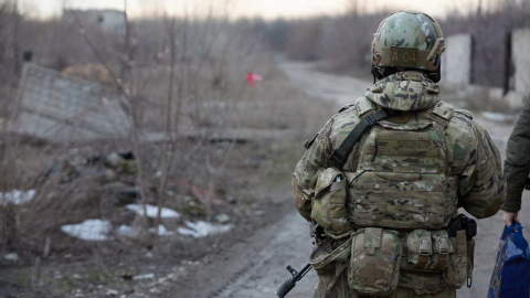 Imagen publicada por el Ministerio de Defensa de Ucrania el jueves 17 de febrero de 2022 muestra el frente de Donbas, un área de conflicto con los separatistas respaldados por Rusia.