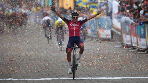 Steven Haro, en la meta de la Etapa 2 de la Vuelta a Guatemala, el 24 de marzo de 2022.