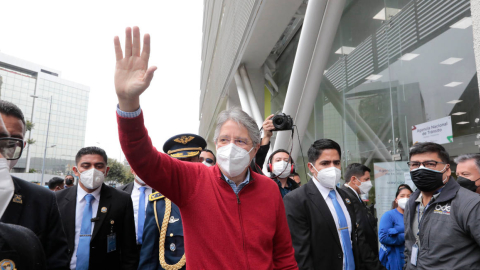 El presidente Guillermo Lasso durante un recorrido por el BNF. Quito, 25 de marzo de 2022