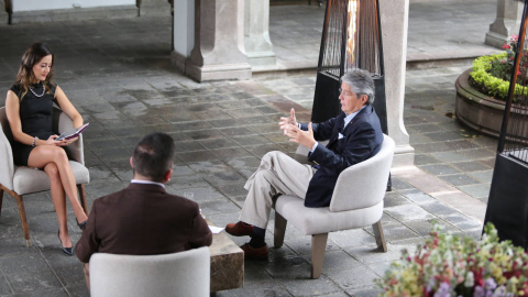 El presidente Guillermo Lasso durante una entrevista en el Palacio de Carondelet. Quito, 29 de marzo de 2022